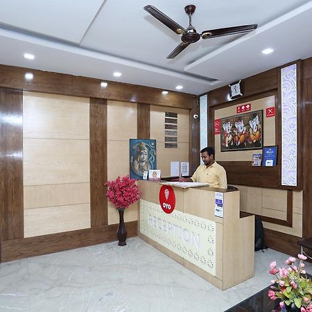 Oyo 9233 Hotel Cottage Lord Krishna New Delhi Buitenkant foto