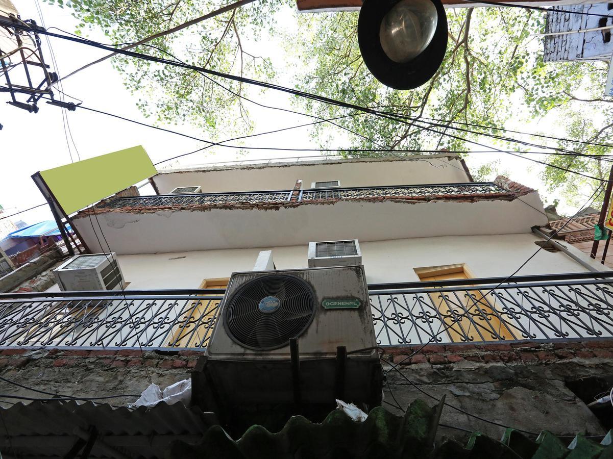 Oyo 9233 Hotel Cottage Lord Krishna New Delhi Buitenkant foto