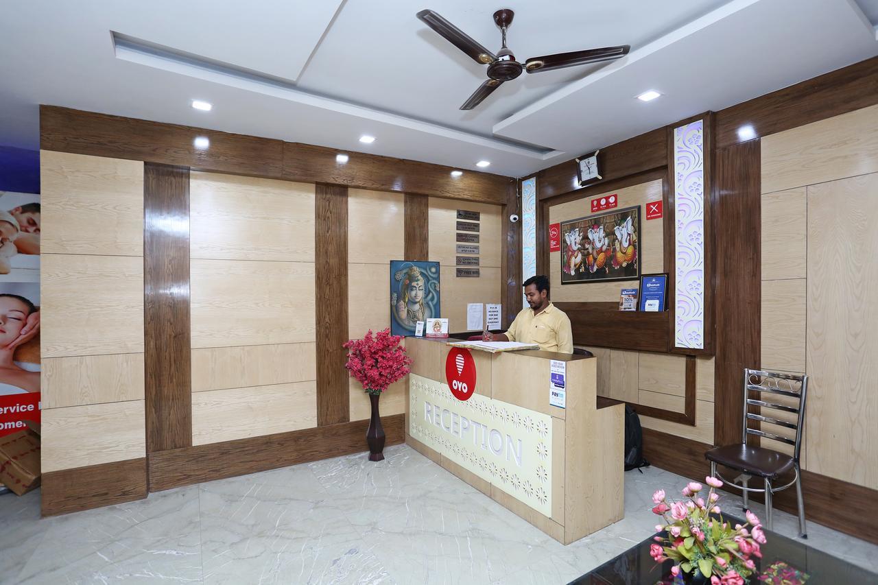Oyo 9233 Hotel Cottage Lord Krishna New Delhi Buitenkant foto
