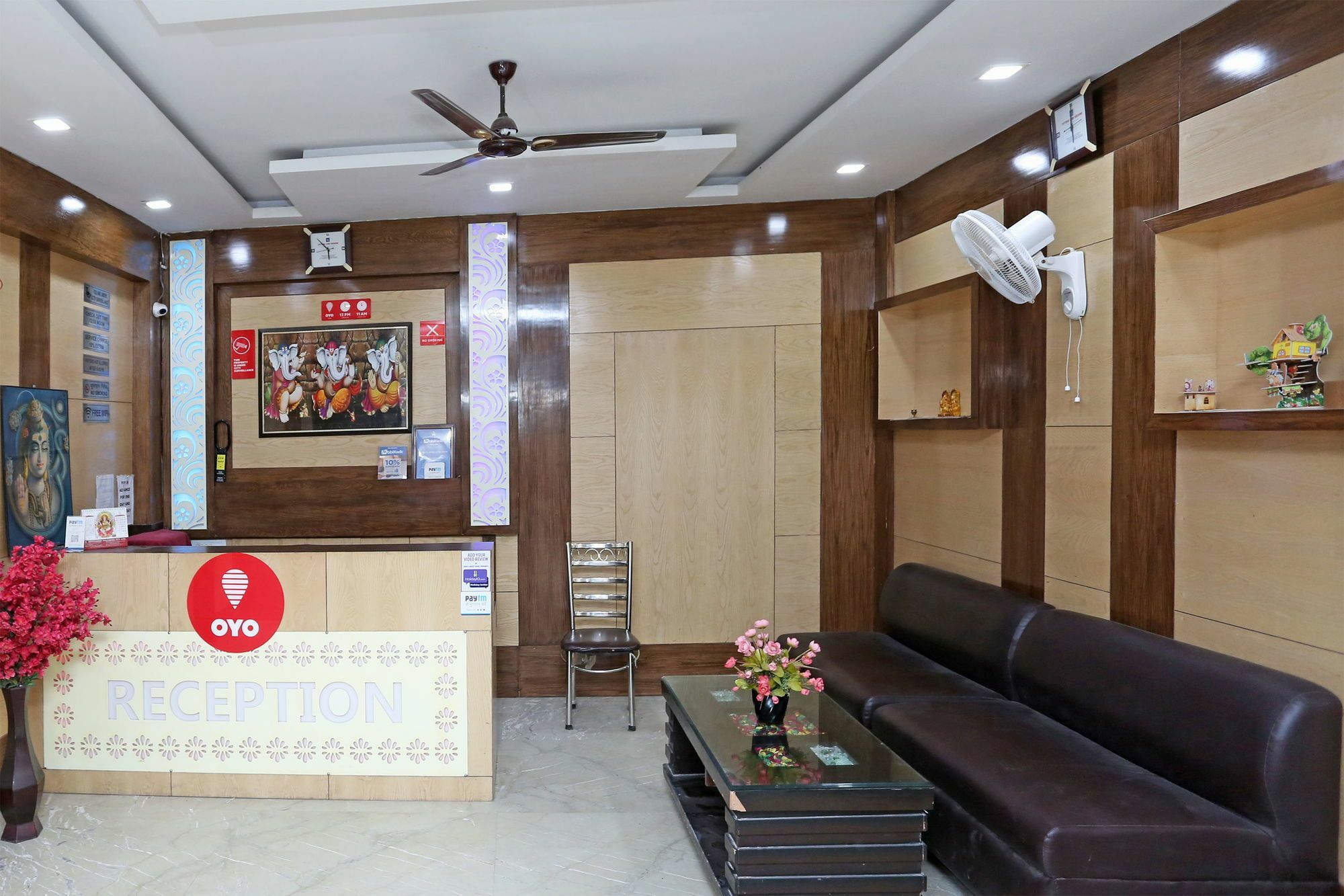 Oyo 9233 Hotel Cottage Lord Krishna New Delhi Buitenkant foto