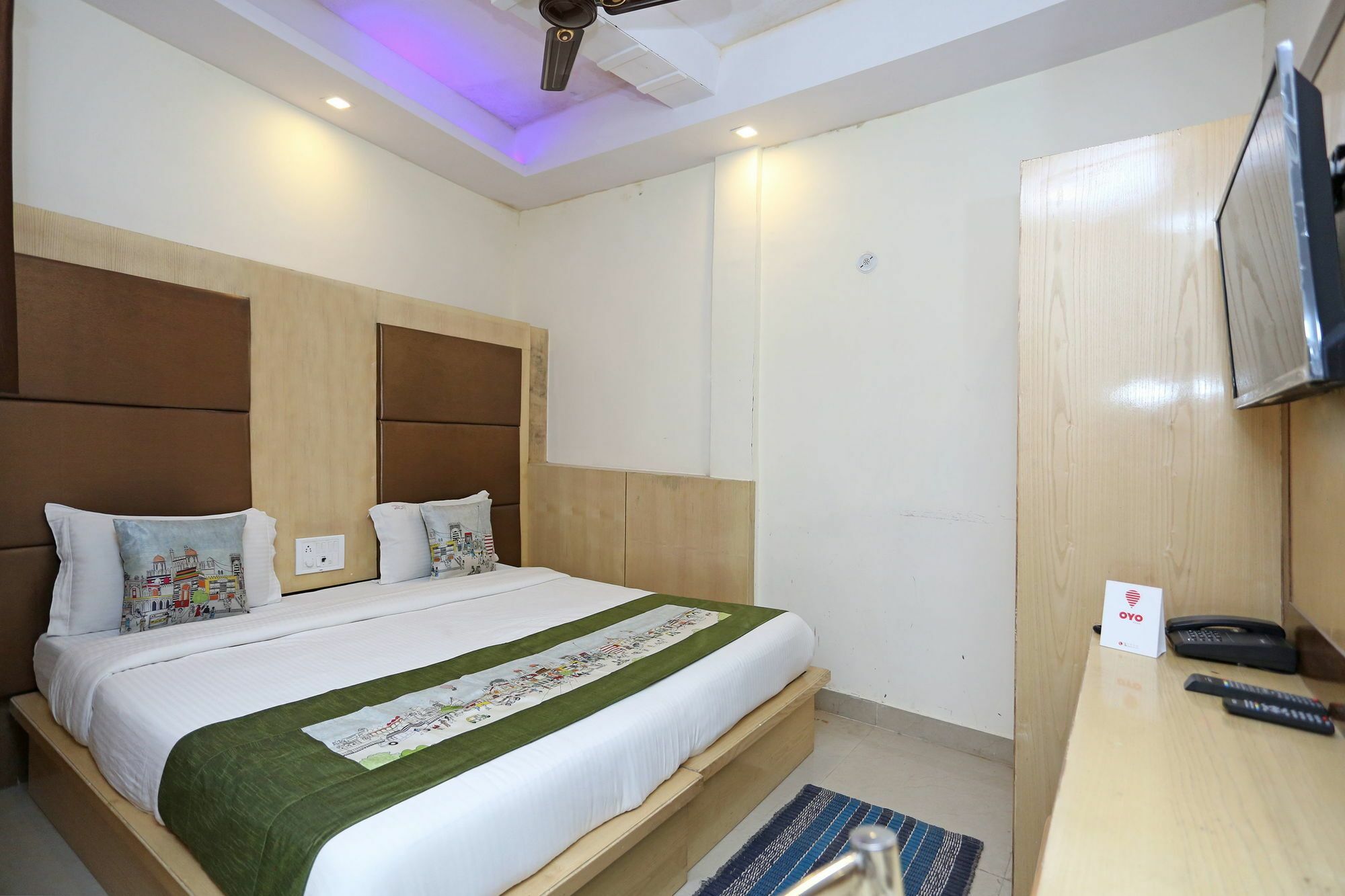 Oyo 9233 Hotel Cottage Lord Krishna New Delhi Buitenkant foto