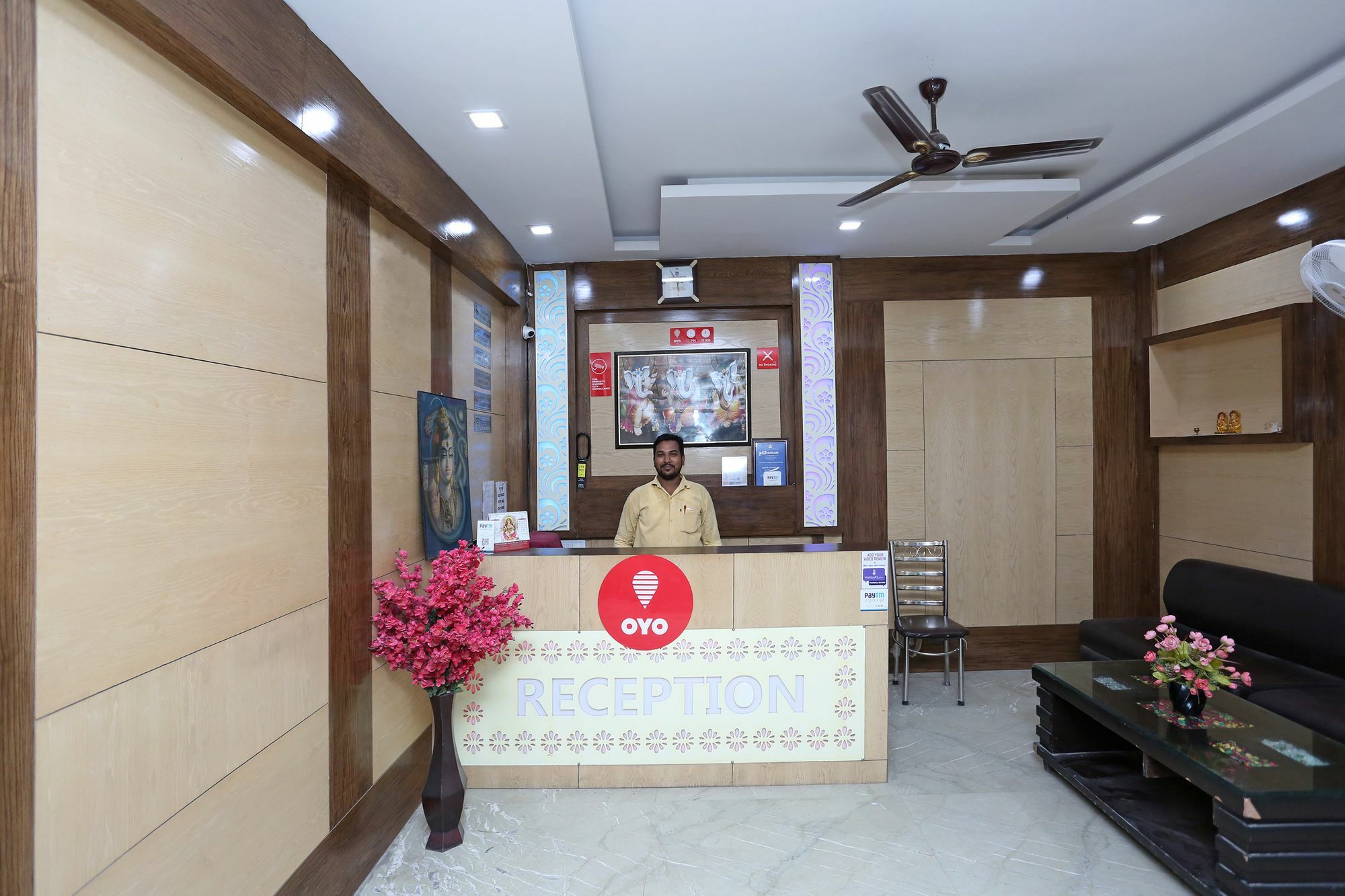 Oyo 9233 Hotel Cottage Lord Krishna New Delhi Buitenkant foto