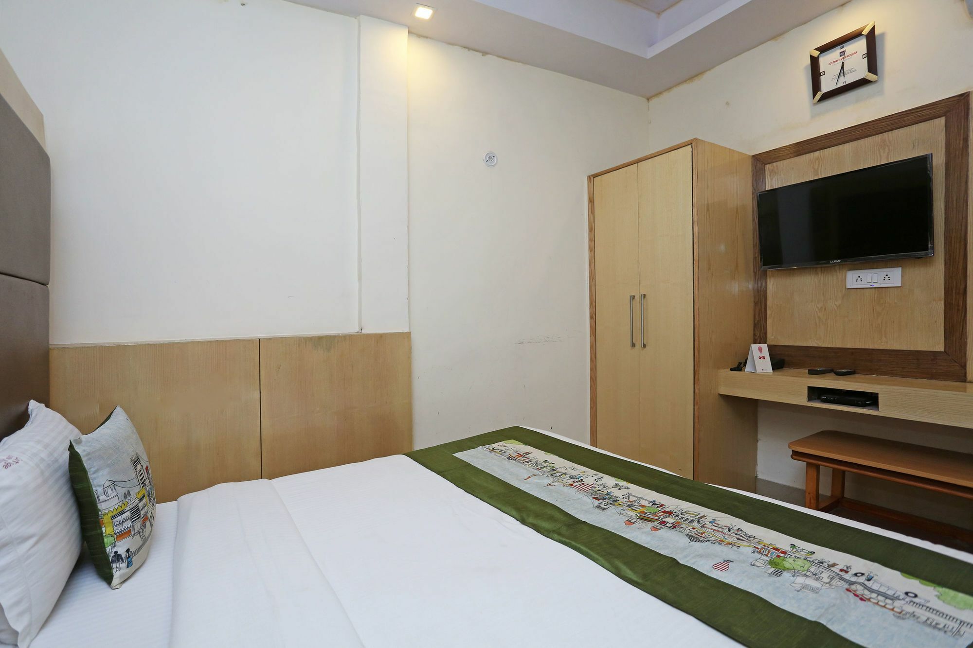 Oyo 9233 Hotel Cottage Lord Krishna New Delhi Buitenkant foto
