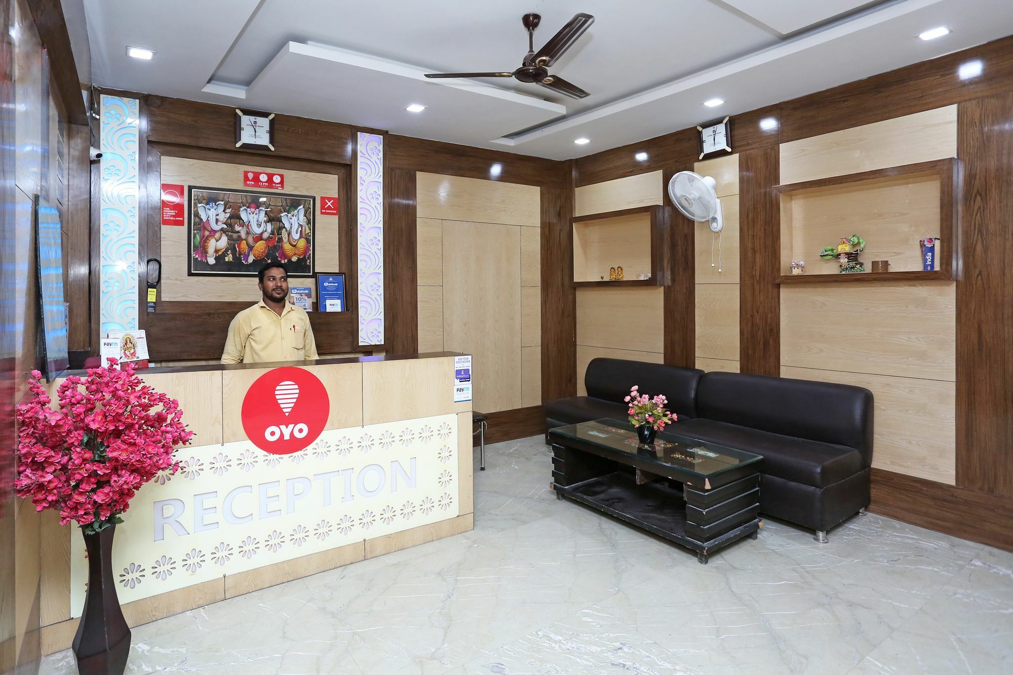 Oyo 9233 Hotel Cottage Lord Krishna New Delhi Buitenkant foto