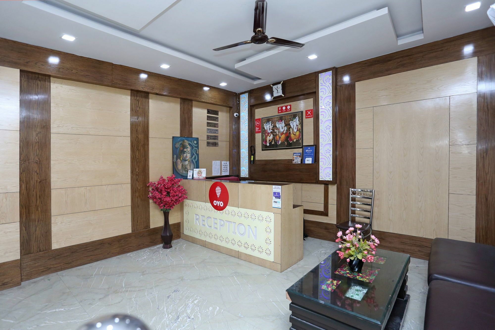 Oyo 9233 Hotel Cottage Lord Krishna New Delhi Buitenkant foto