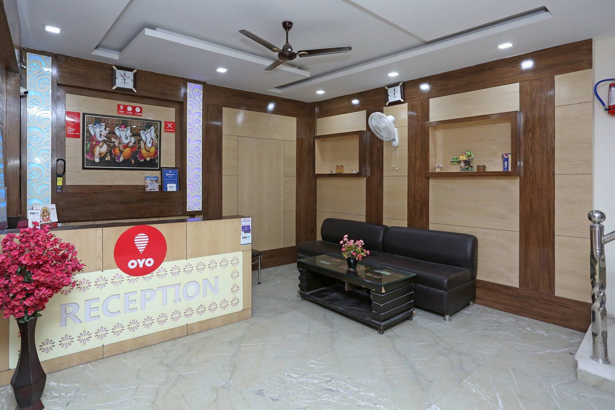 Oyo 9233 Hotel Cottage Lord Krishna New Delhi Buitenkant foto