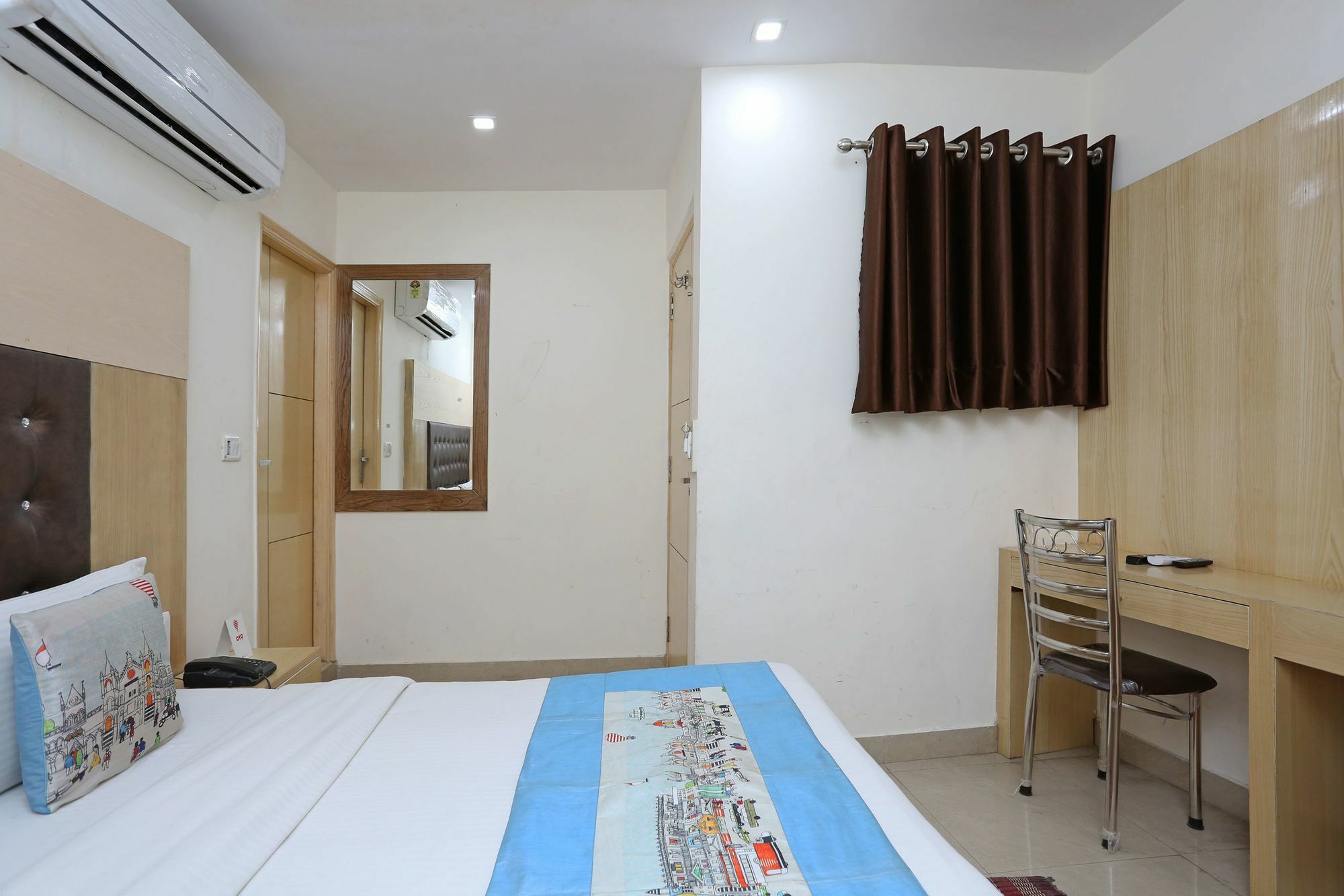 Oyo 9233 Hotel Cottage Lord Krishna New Delhi Buitenkant foto